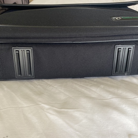 Laptop Notebook Carrying Shoulder Bag-Black, Excellent Condition -Rarely Used - Picture 3 of 8